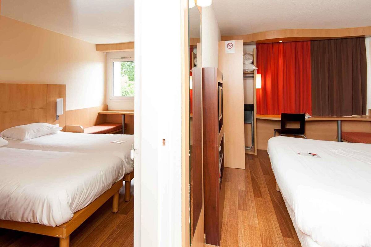 in-room safe, desk, soundproofing, iron/ironing board