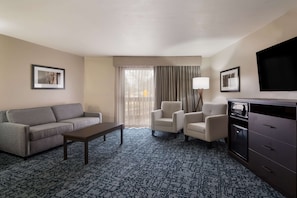 Standard Room, 1 King Bed, Non Smoking, Balcony | Desk, laptop workspace, blackout drapes, iron/ironing board