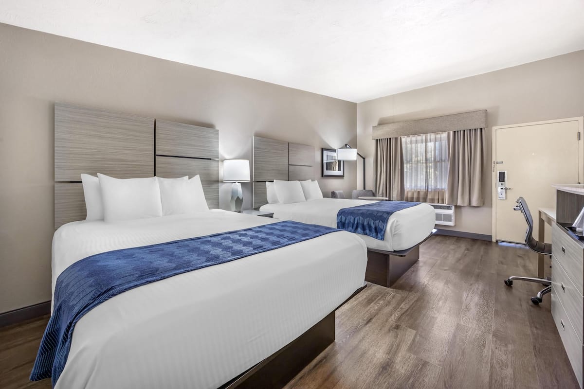 Standard Room, 2 Queen Beds, Non Smoking, Refrigerator & Microwave (Pet Friendly)