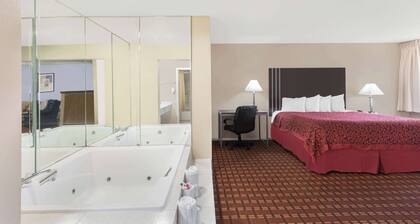 Days Inn by Wyndham College Station University Drive