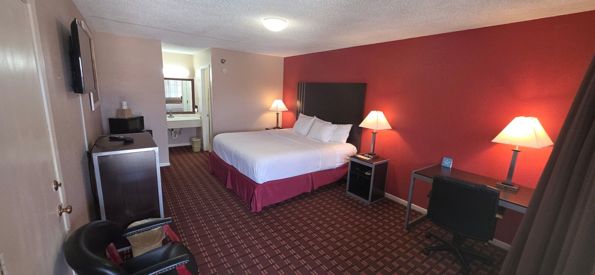 Desk, iron/ironing board, WiFi (free), bed sheets