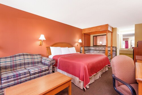 Regency Inn & Suites-Hamilton Place