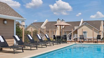 Seasonal outdoor pool, pool umbrellas, sun loungers