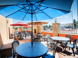 Outdoor dining - Alta Hotel (Colorado Springs)