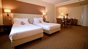 Family Room, Multiple Beds - Best Western Grand Hotel Guinigi (Lucca)