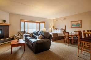 Zimmersafe, Bügeleisen/Bügelbrett, kostenlose Babybetten