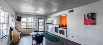 Giddings Executive Inn