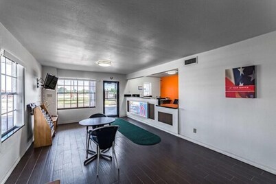 Giddings Executive Inn