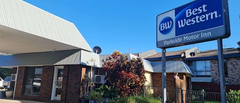 المنشأة من الخارج