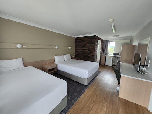 Best Western Parkside Motor Inn