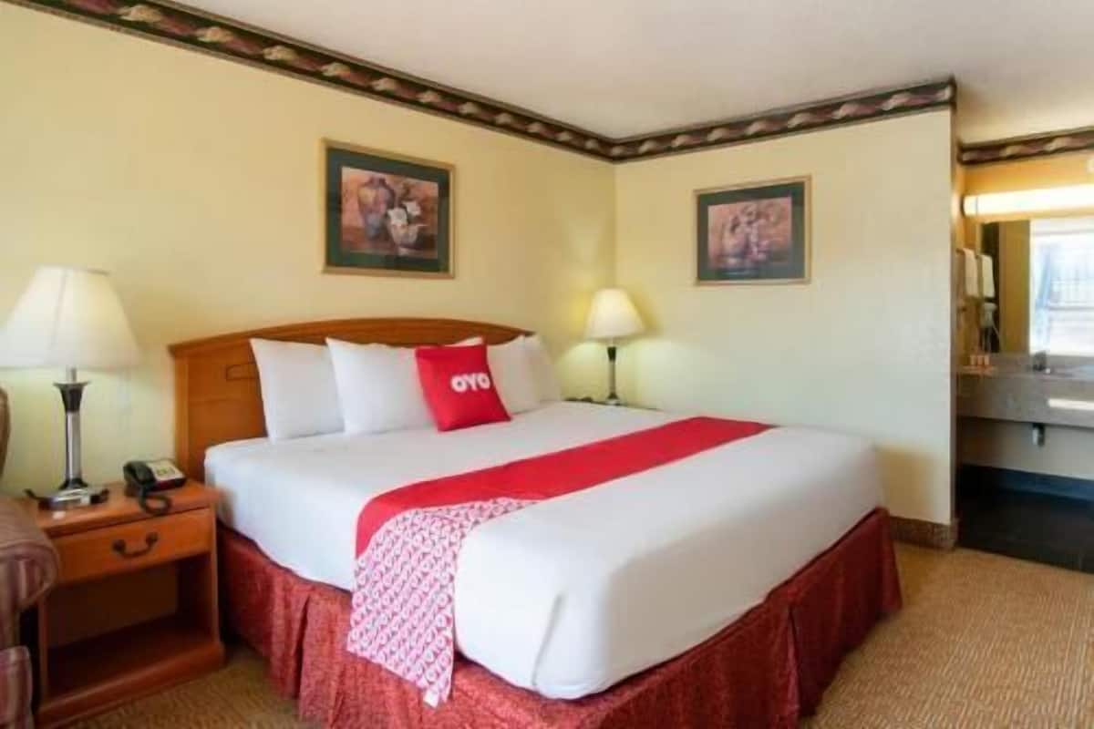 Desk, free WiFi, bed sheets, alarm clocks