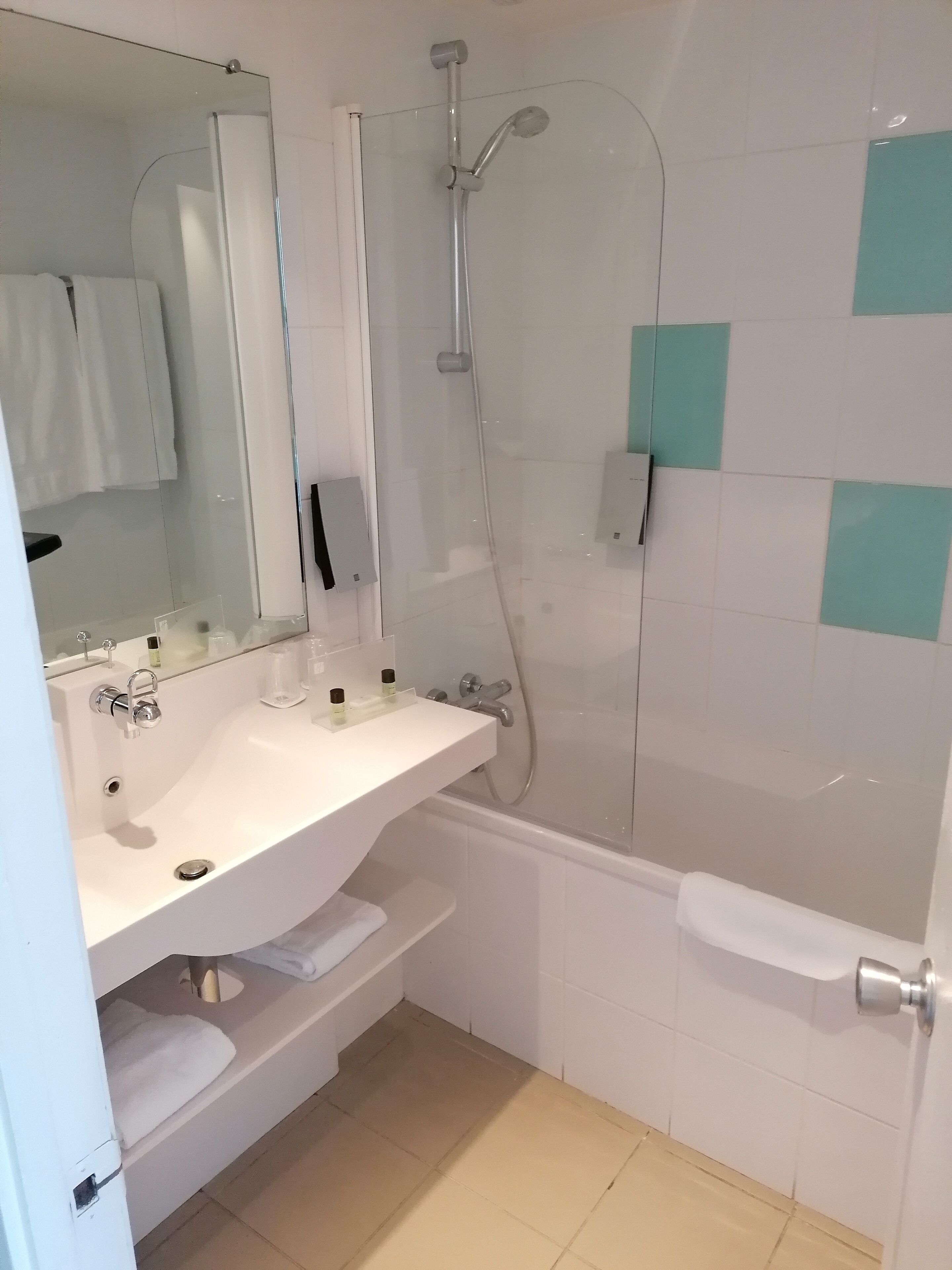 standard room, 1 queen bed with sofa bed | bathroom | free toiletries, hair dryer, towels