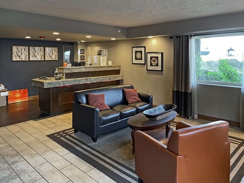 Quality Inn Clinton North