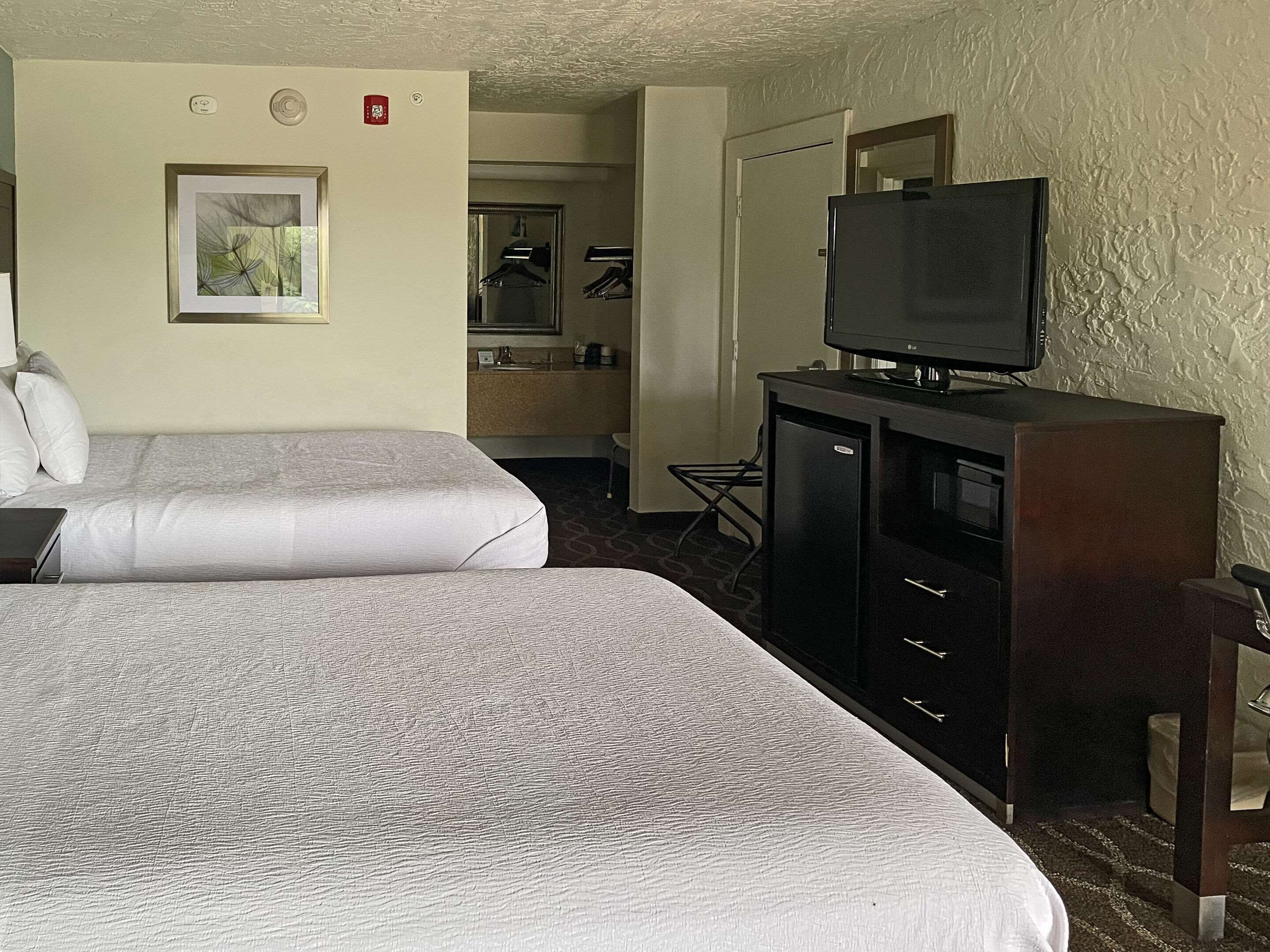 room, 2 double beds, accessible, non smoking | tempur-pedic beds, in-room safe, free cots/infant beds