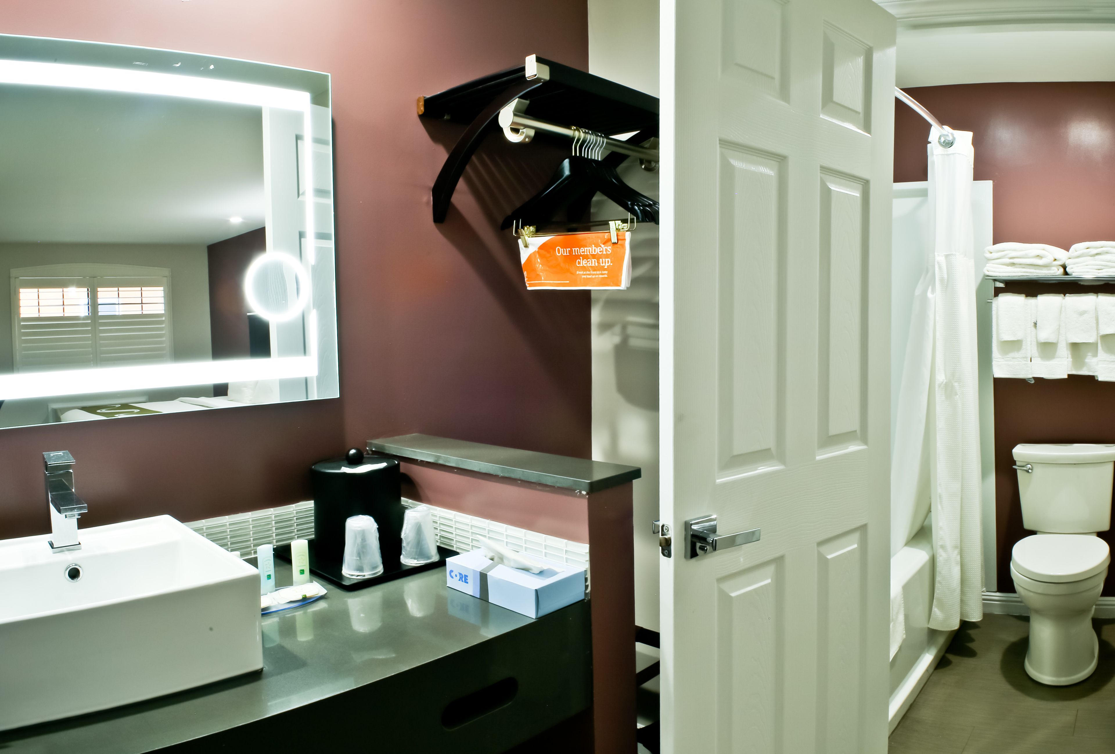 Foto - Bay Area Inn & Suites