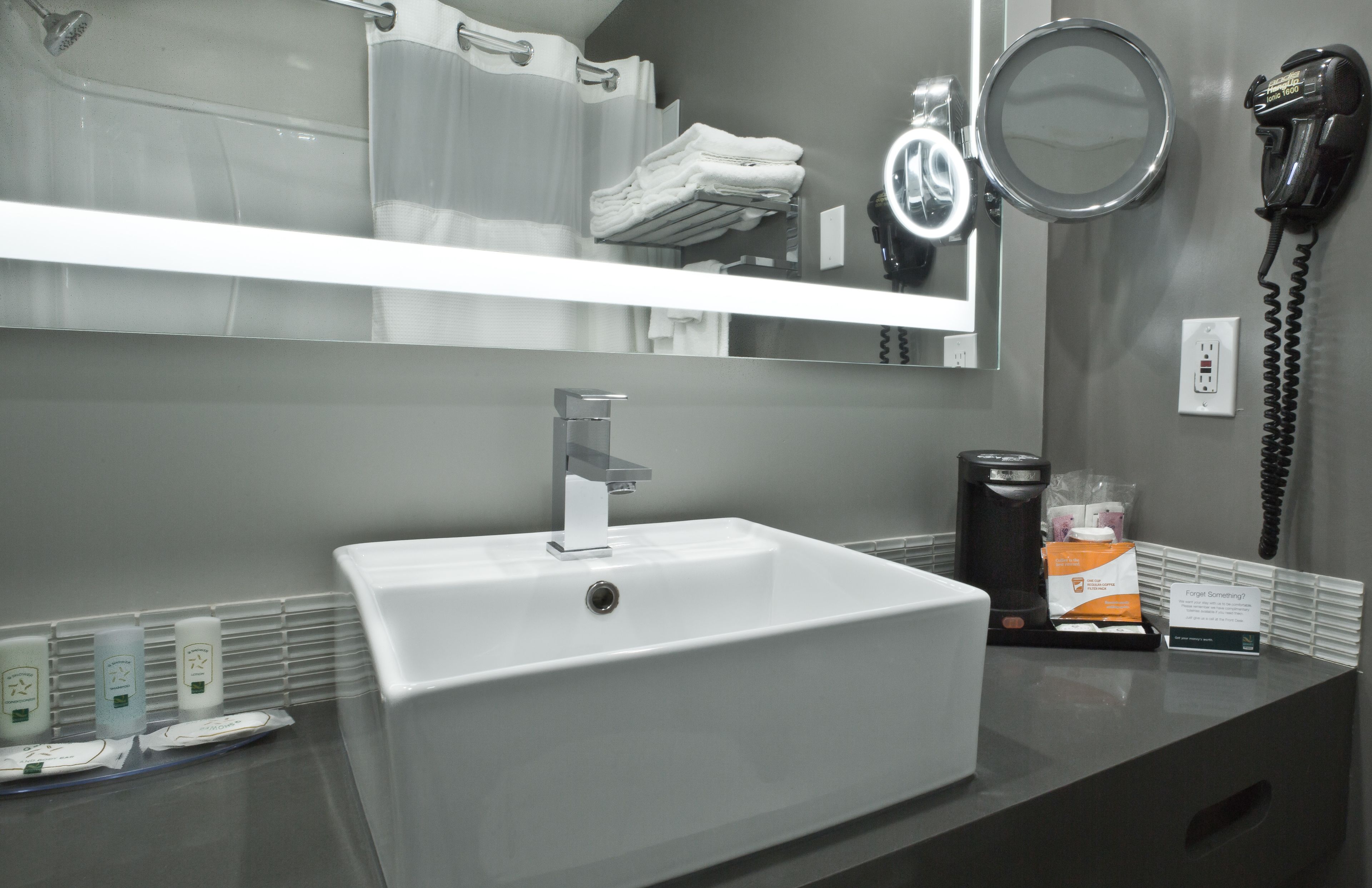 Foto - Bay Area Inn & Suites