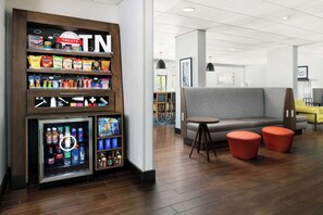 Snack bar - Hampton Inn Memphis-Walnut Grove/Baptist Hospital East (Memphis)