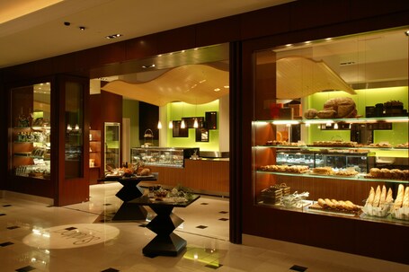 Keio Plaza Hotel Tokyo - Image 10