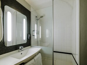 Premium bedding, pillowtop beds, desk, soundproofing - ibis Avignon Centre Gare (Avignon)
