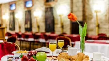 Se ofrece un desayuno continental entre semana (por un coste adicional)