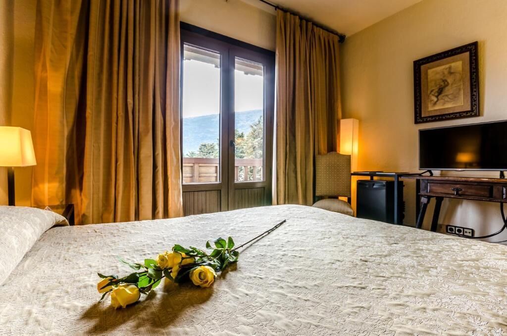 Minibar, in-room safe, desk, blackout drapes