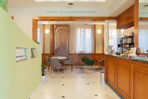Daily continental breakfast for a fee - Hotel Maggiore Bologna (Bologna)