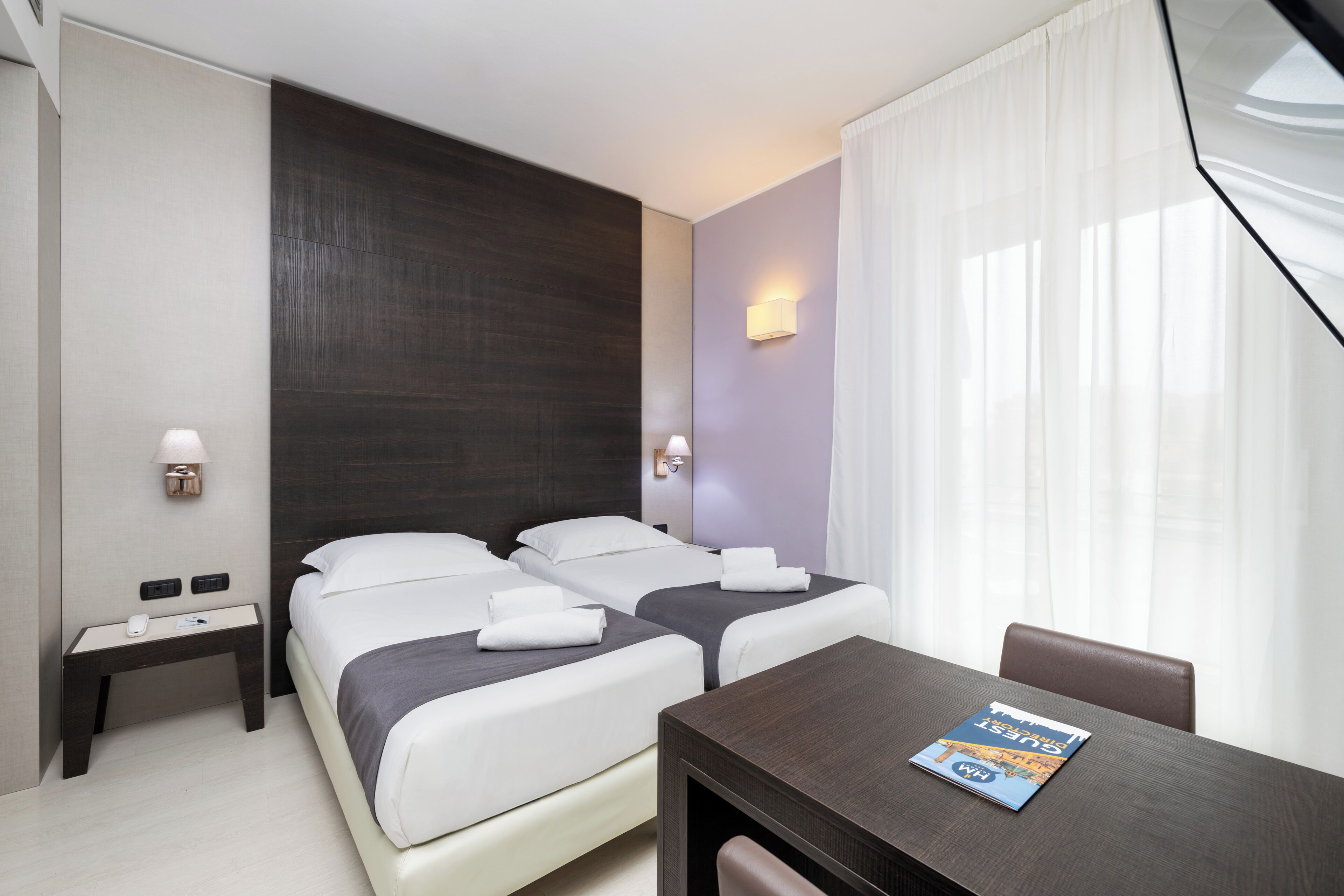 twin room | minibar, in-room safe, desk, soundproofing