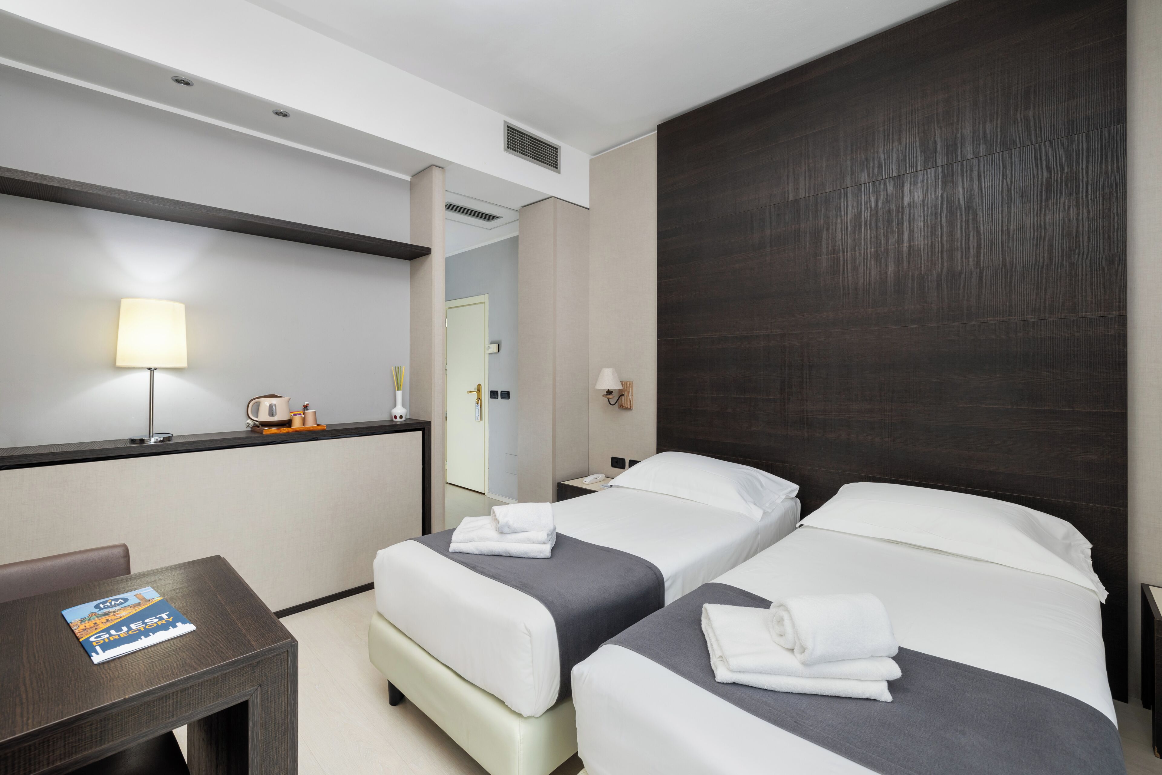 triple room | minibar, in-room safe, desk, soundproofing