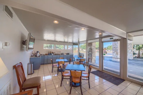 Breakfast area