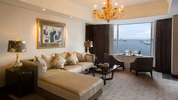 Suite, 1 Bedroom, Club Lounge Access, Bay View | Minibar, in-room safe, desk, blackout drapes