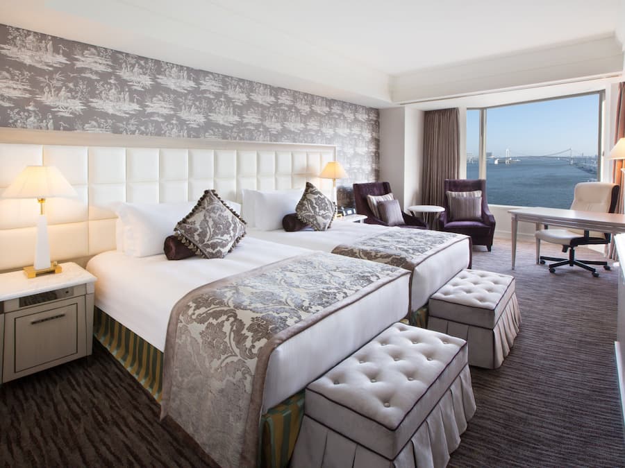 Premium Room, 2 Twin Beds, Bay View (High Floor) | Minibar, in-room safe, desk, blackout drapes