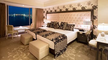 Minibar, in-room safe, desk, blackout drapes