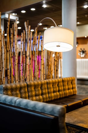 Lobby - The Verve Hotel Boston Natick, Tapestry Collection by Hilton (Natick)