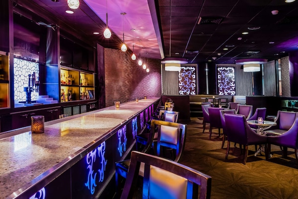 Cocktail bar