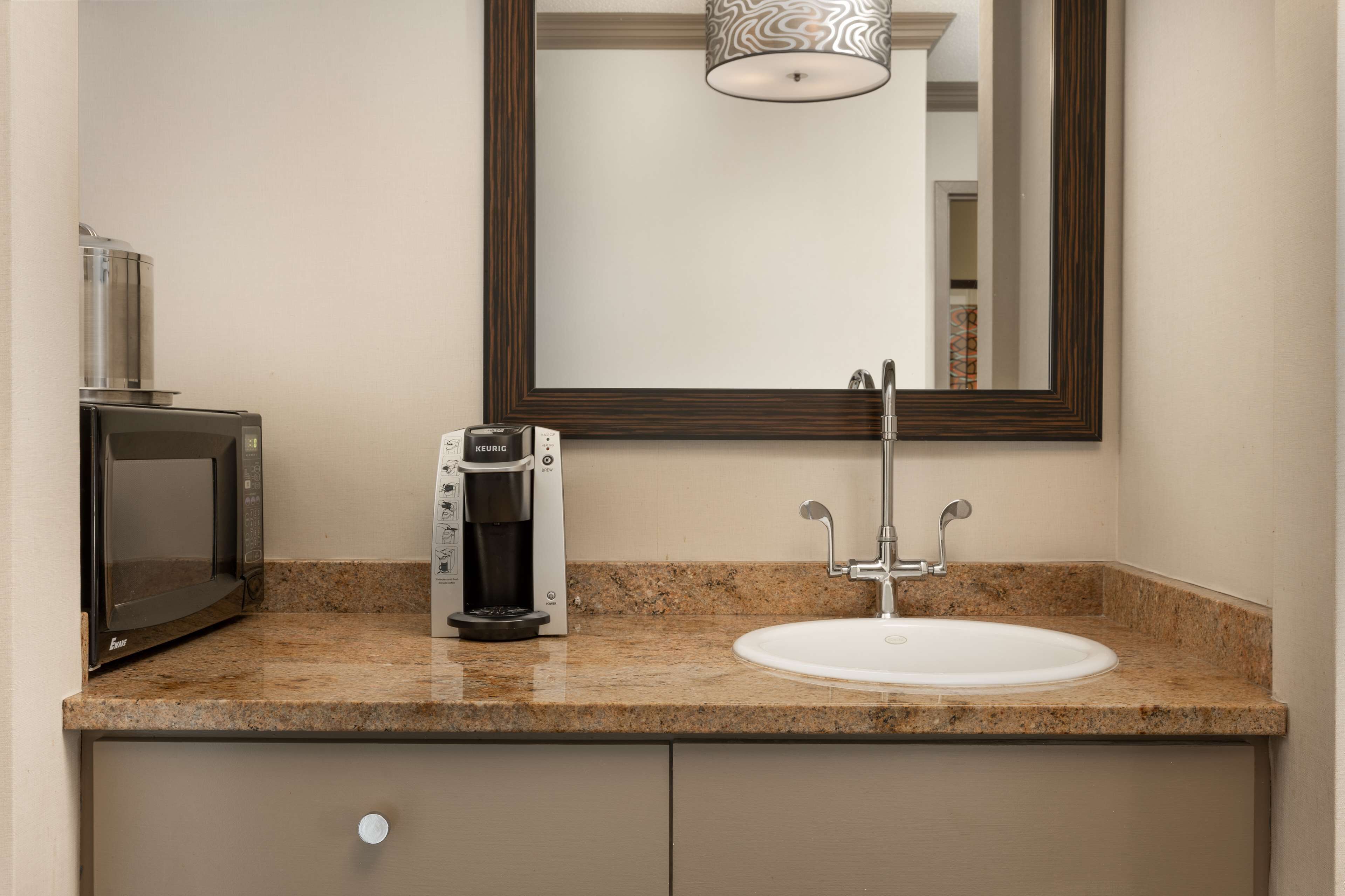 suite, 1 bedroom | premium bedding, pillow-top beds, in-room safe, desk