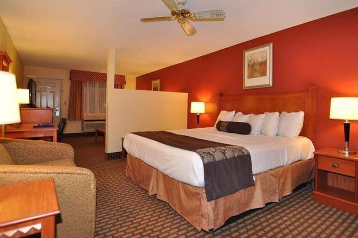 Pillowtop beds, desk, laptop workspace, iron/ironing board