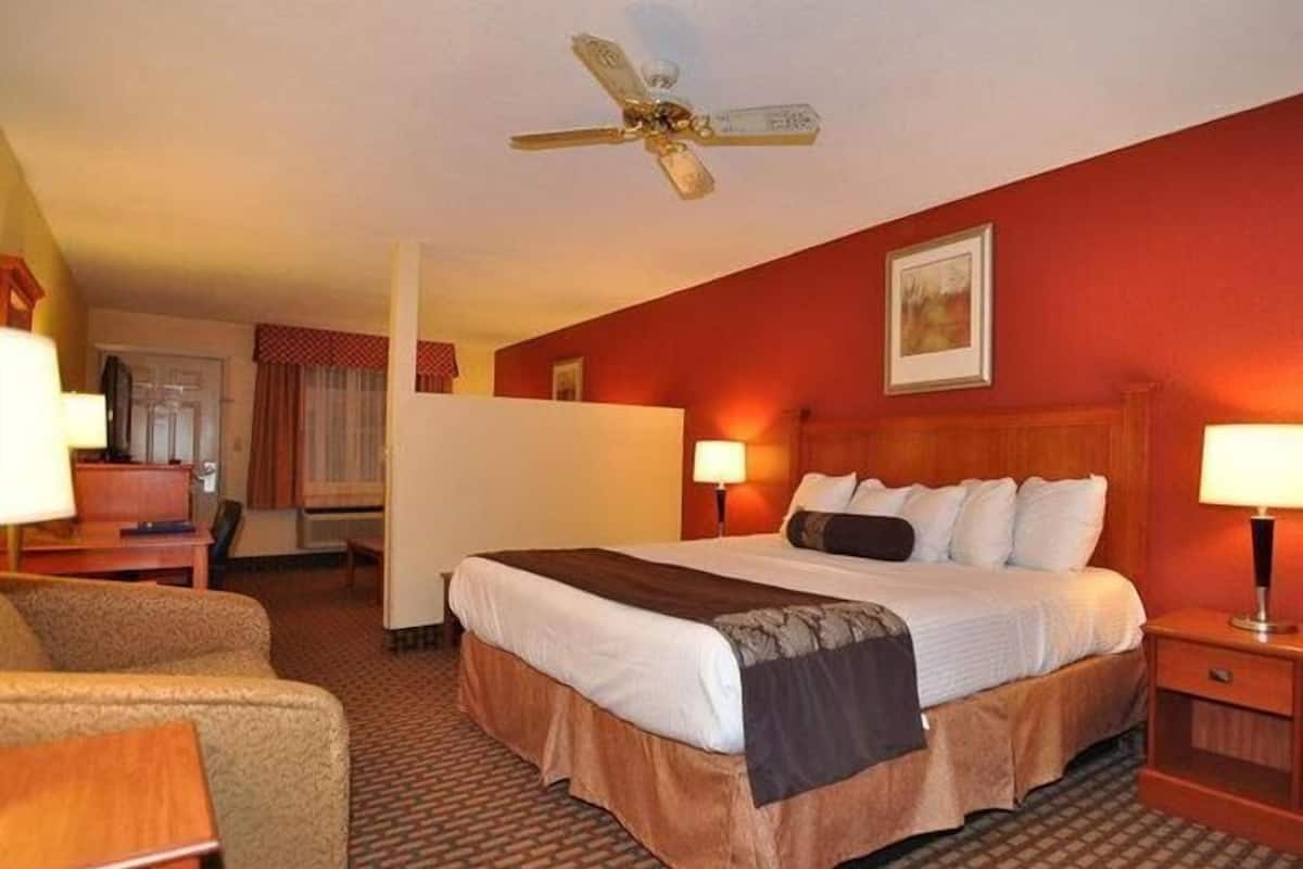 Pillowtop beds, desk, laptop workspace, iron/ironing board