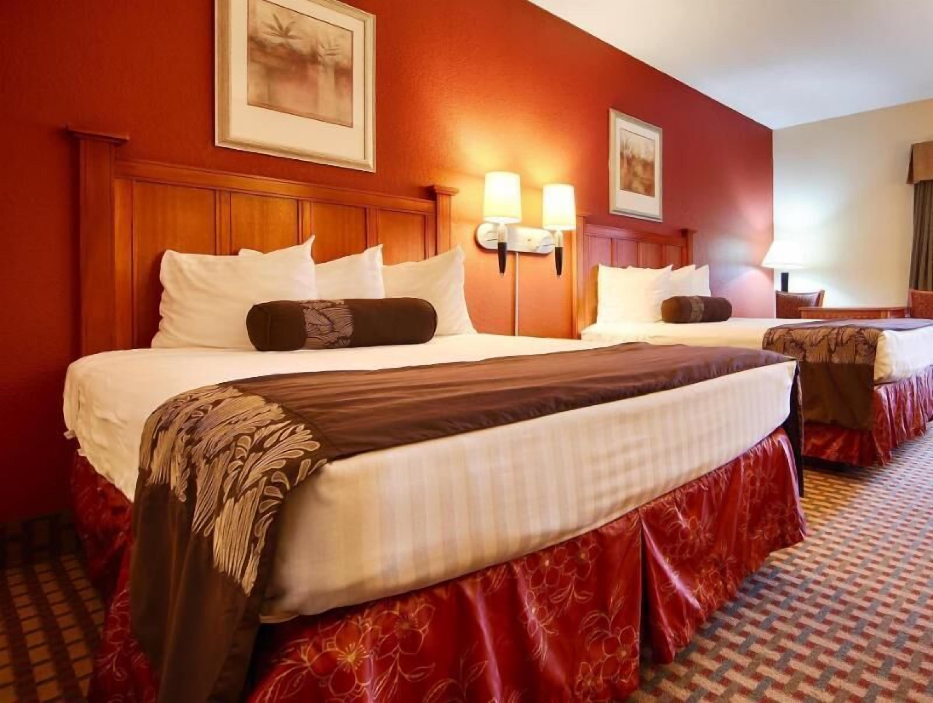 Pillowtop beds, desk, laptop workspace, iron/ironing board