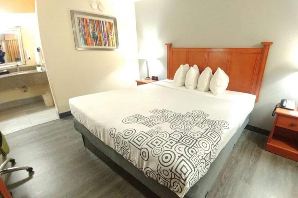 Pillowtop beds, desk, laptop workspace, iron/ironing board