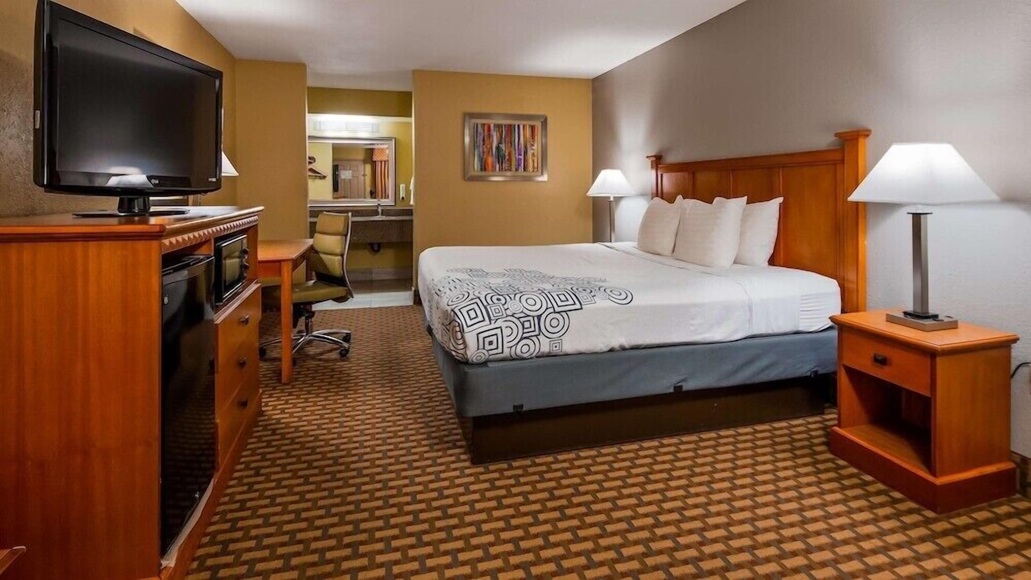 Pillowtop beds, desk, laptop workspace, iron/ironing board