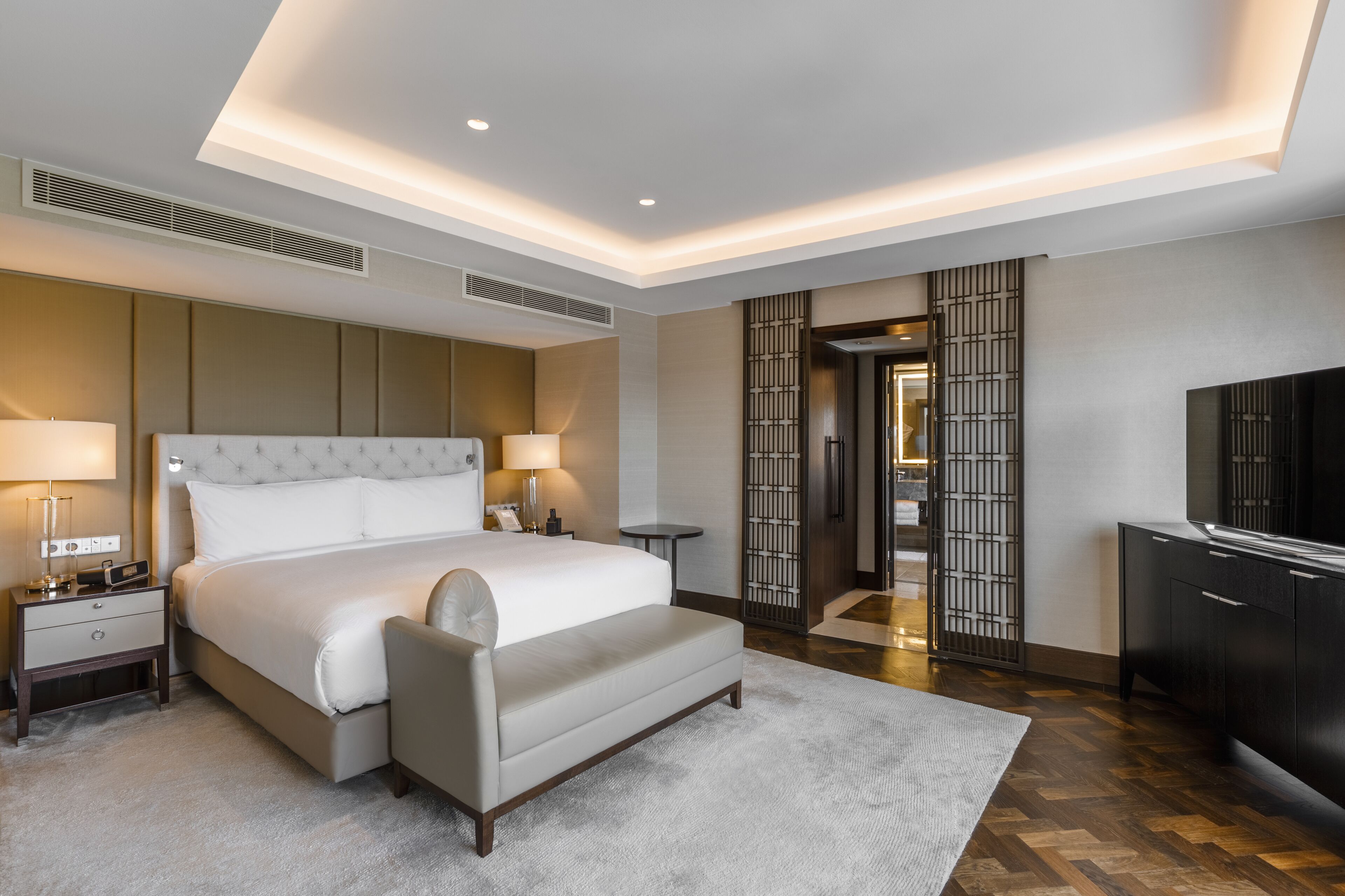 suite, 1 king bed (ambassador) | 1 bedroom, premium bedding, minibar, in-room safe