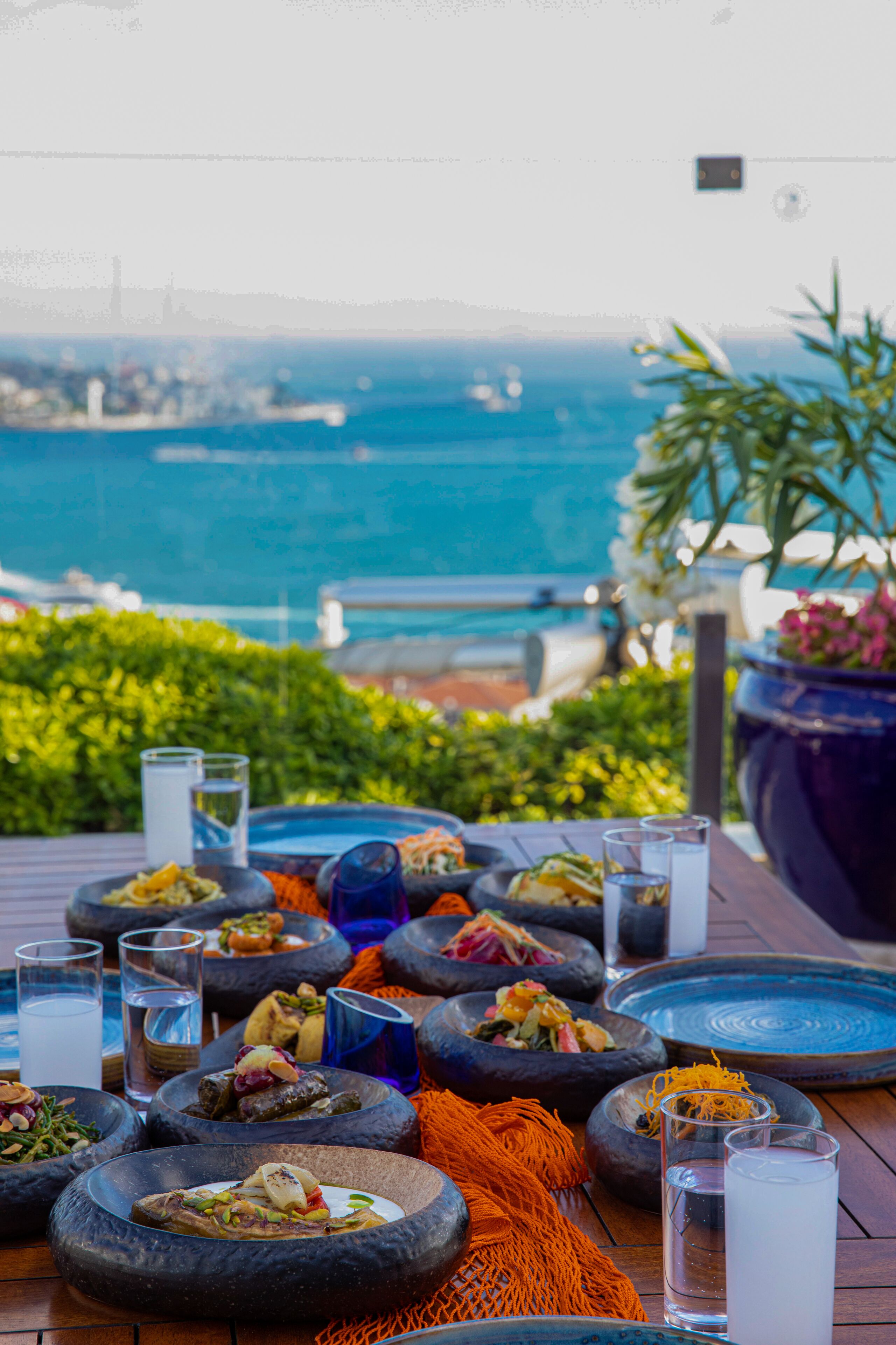 2 restaurants, serveren ontbijt, lunch, diner, Italiaanse gerechten