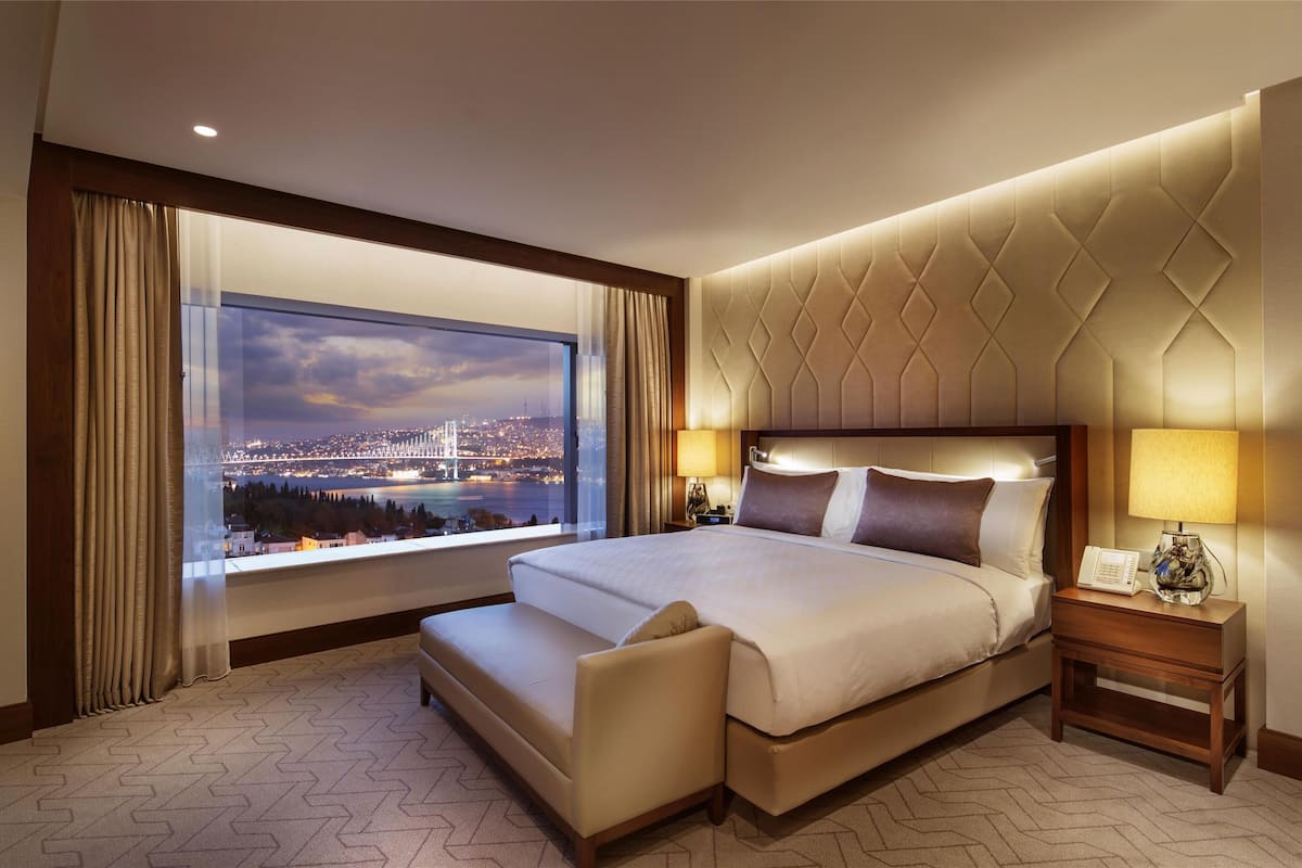 1 slaapkamer, luxe beddengoed, een minibar, een kluis op de kamer