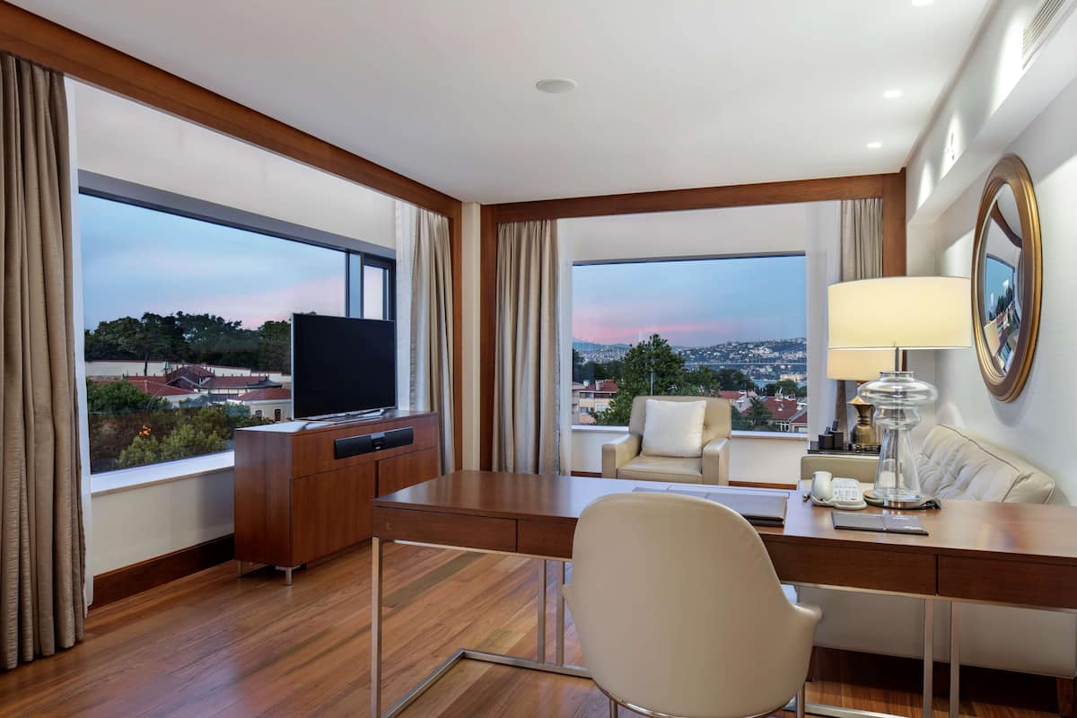 Deluxe-Suite, 1 King-Bett, Küche | Hochwertige Bettwaren, Minibar, Zimmersafe, Schreibtisch