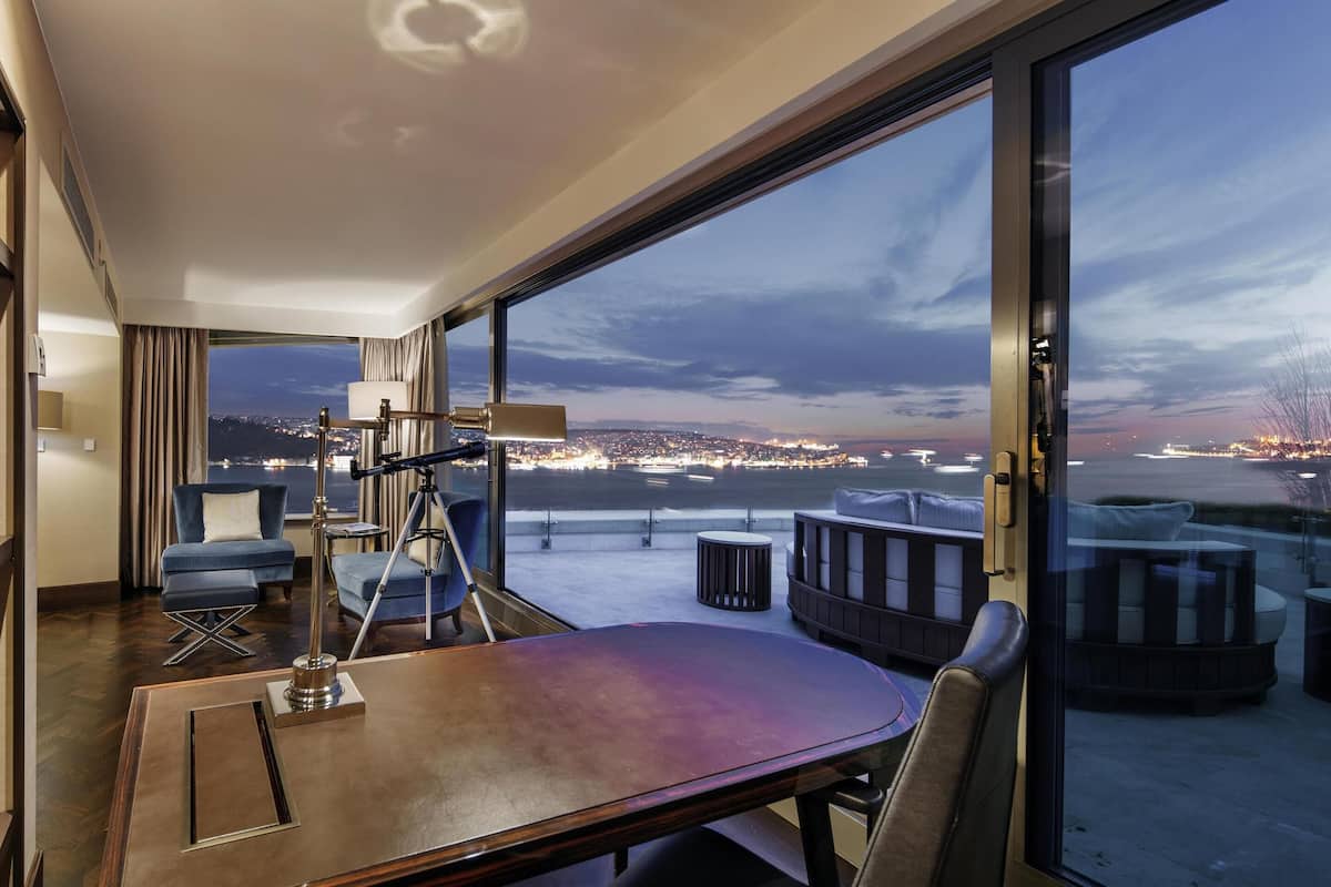 Suite, 1 King Bed (Ambassador) | 1 bedroom, premium bedding, minibar, in-room safe