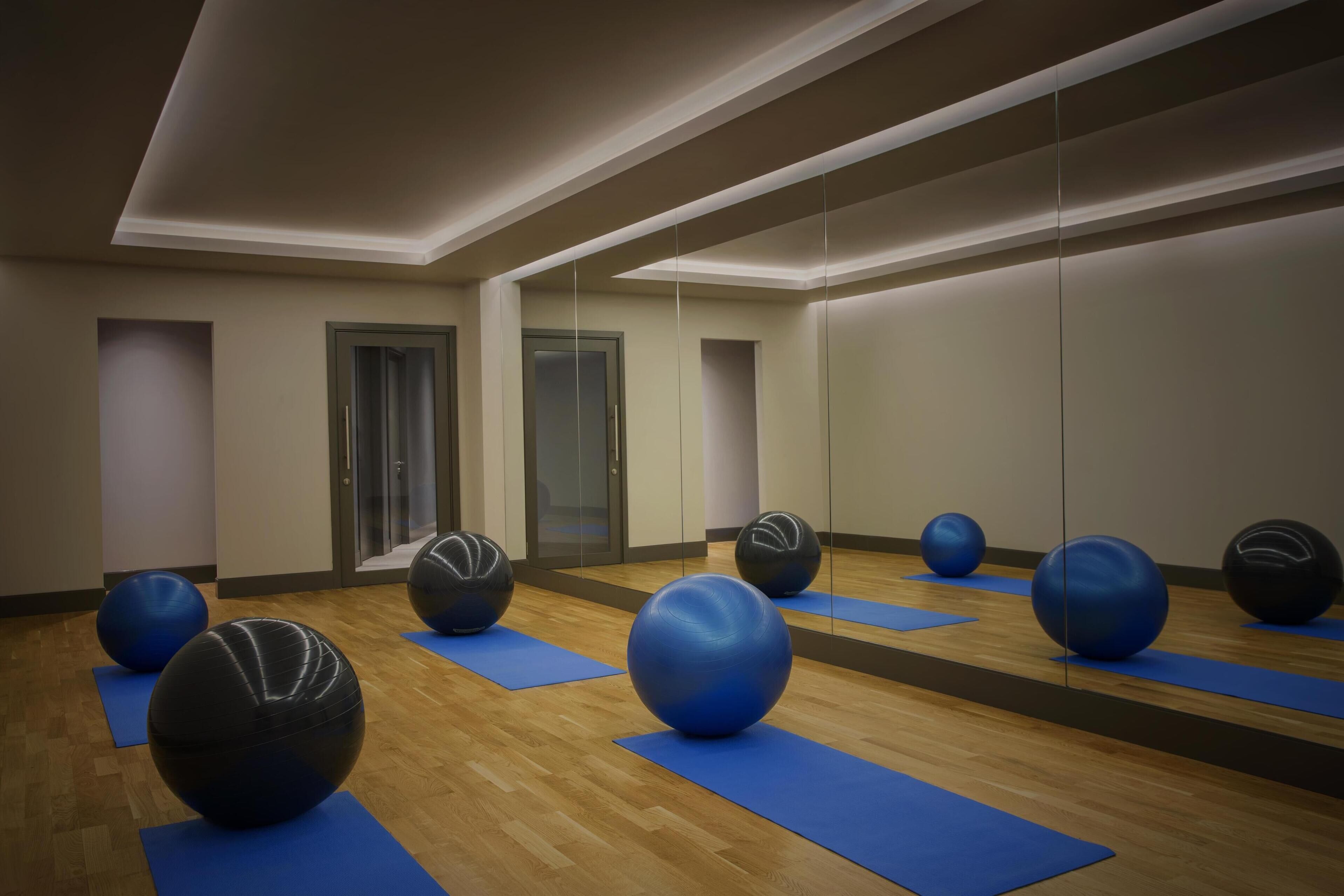 sauna, steam room, turkish bath/hammam, body treatments, aromatherapy