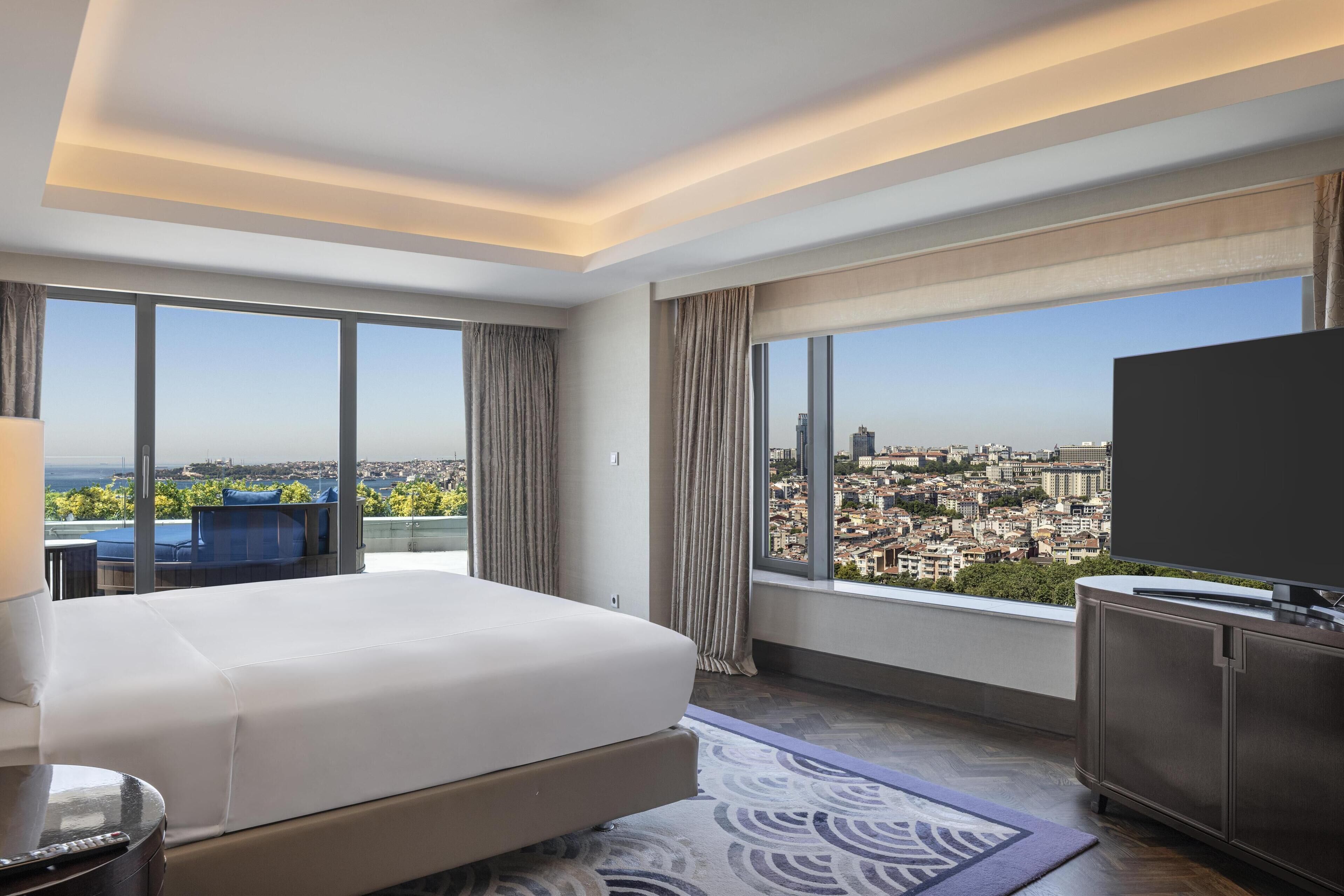 presidential suite, 1 king bed | 1 bedroom, premium bedding, minibar, in-room safe