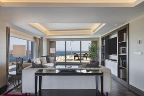 Presidential Suite, 1 King Bed | Living area