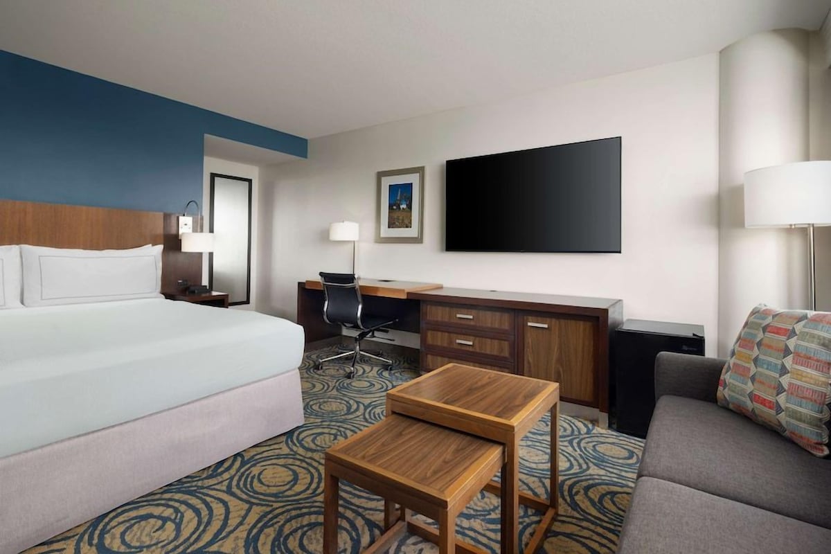 Premium bedding, pillow-top beds, in-room safe, desk