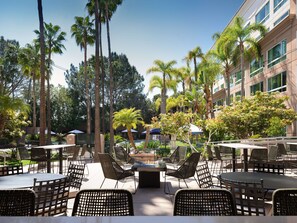 Courtyard - DoubleTree by Hilton San Diego - Del Mar (San Diego)